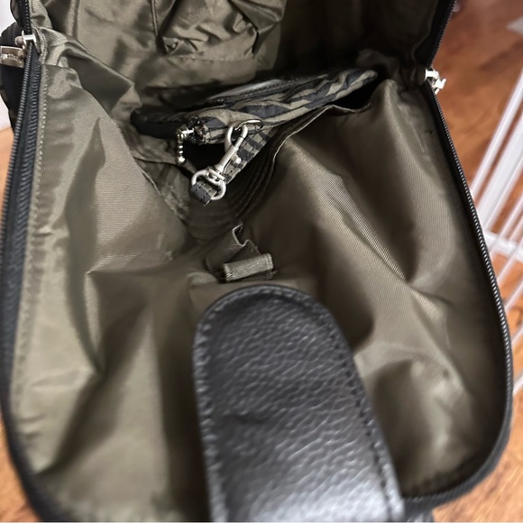 Baggallini small animal print NWOT tags backpack. - Picture 8 of 11